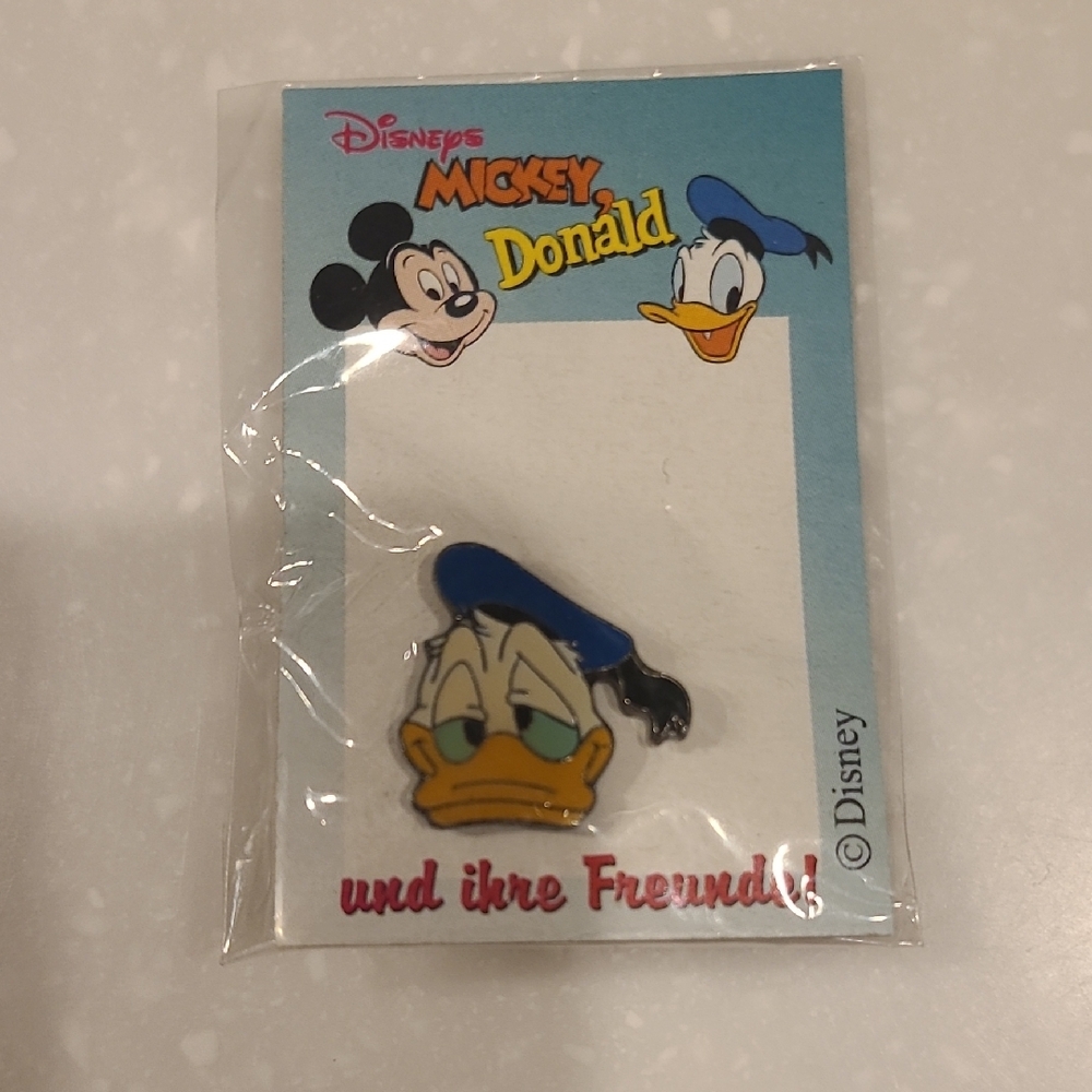 Disney Mickey and Donald Character Pin Collection - Picture 4 of 7